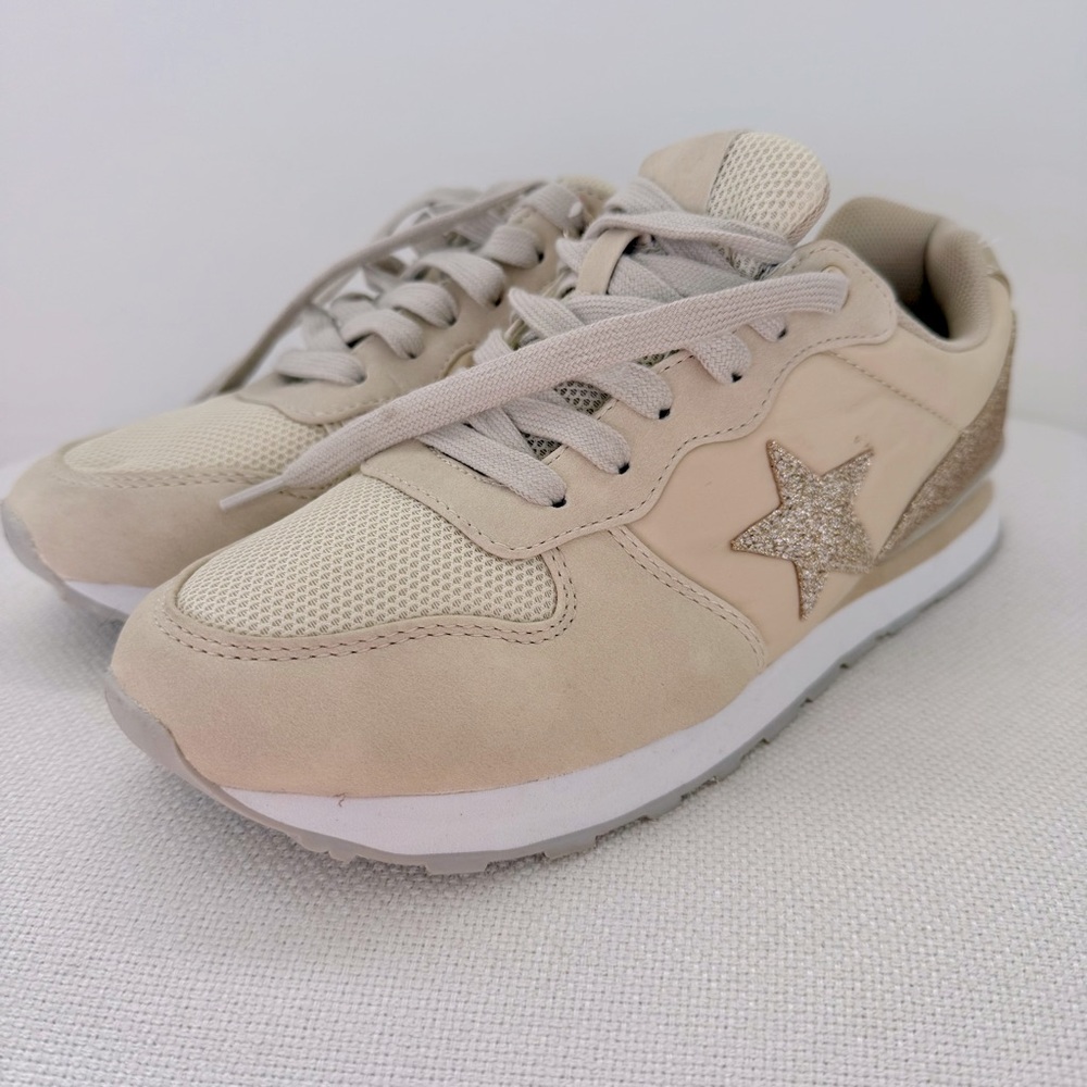 Vintage Havana ⭐️Beige and Gold Star Sneakers . NEW !!
